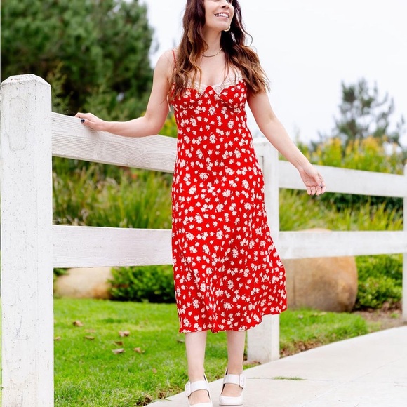 Midi dress with a retro flare! - Picture 5 of 9